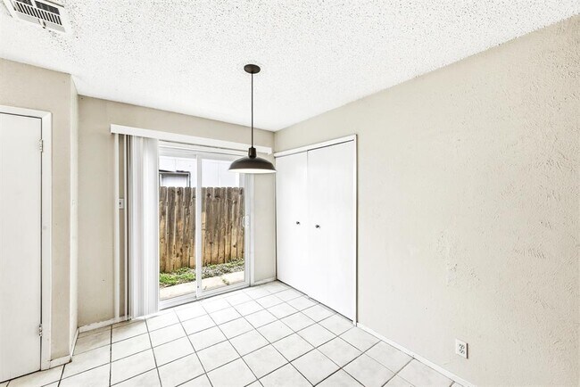 Building Photo - 10604 Lanshire Dr