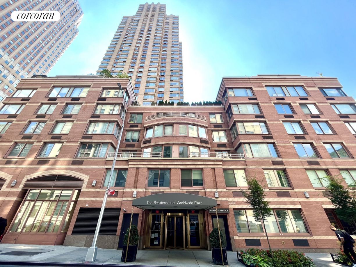 Building Photo - 350 W 50th St