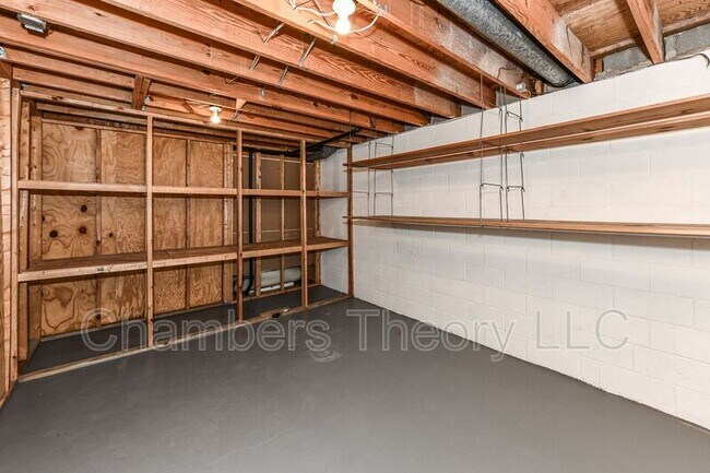 Building Photo - 5012 Sideburn Rd