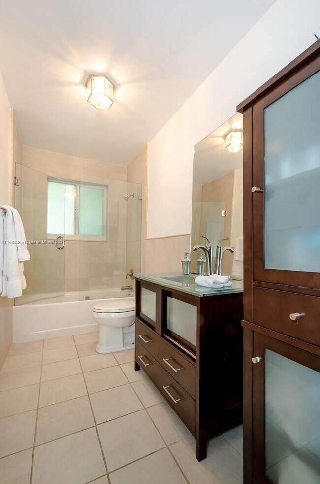 Building Photo - Altara Avenue, Coral Gables, FL 33146 - 3 ...