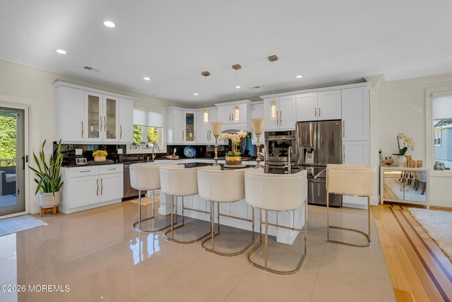 Building Photo - 243 Overbrook Ave