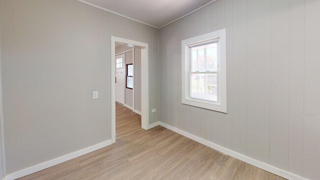 Building Photo - Cudell/West Blvd neighborhood; 4 bedroom/1 bath single family house for rent!