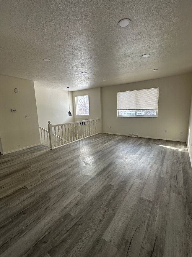 Building Photo - Bi-level duplex in Wheat Ridge