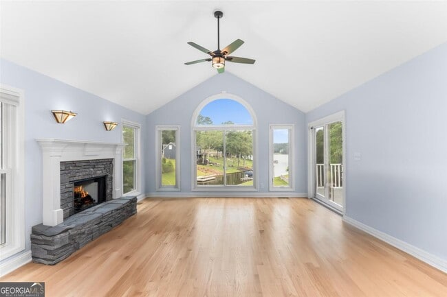 Building Photo - 1060 Old Rock Rd