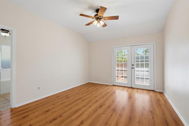 Building Photo - 3705 Crownover St