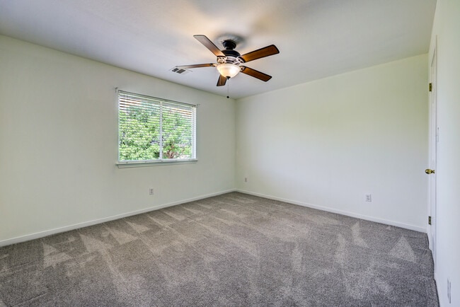 Building Photo - 804 Windsor Hill Dr