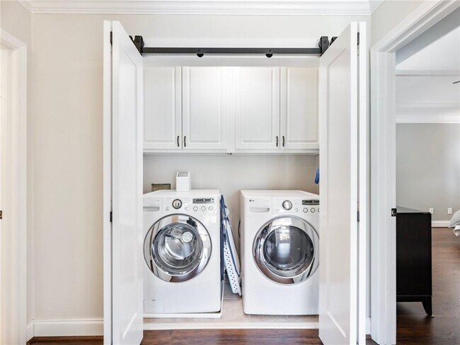 Building Photo - 3965 Hamilton View Way NE