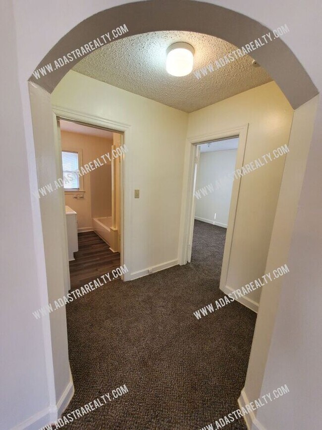Building Photo - Affordable Home in KCMO-Available in JULY!!
