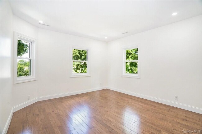 Building Photo - 49 Rockledge Ave