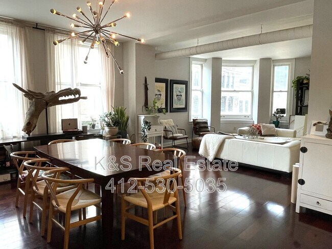 Building Photo - 306 Fourth Avenue - Unit 302