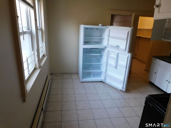 Building Photo - 293 Westland St