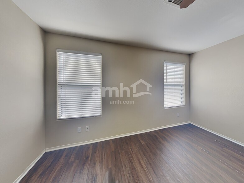 Building Photo - 969 Medina de Leon Ave
