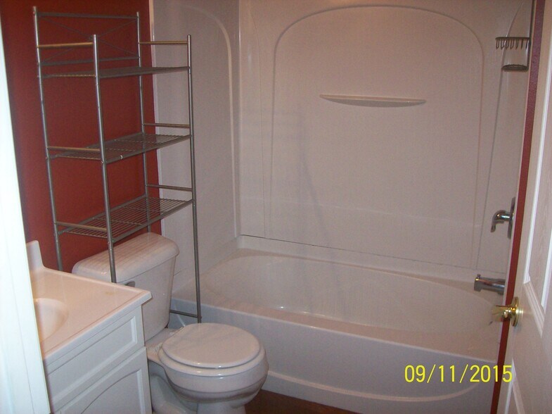 Building Photo - 652 Wisconsin St