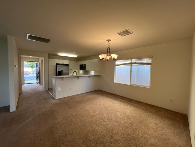 Building Photo - Lovely 3 bedroom 2 bath home in Ka Makana ...