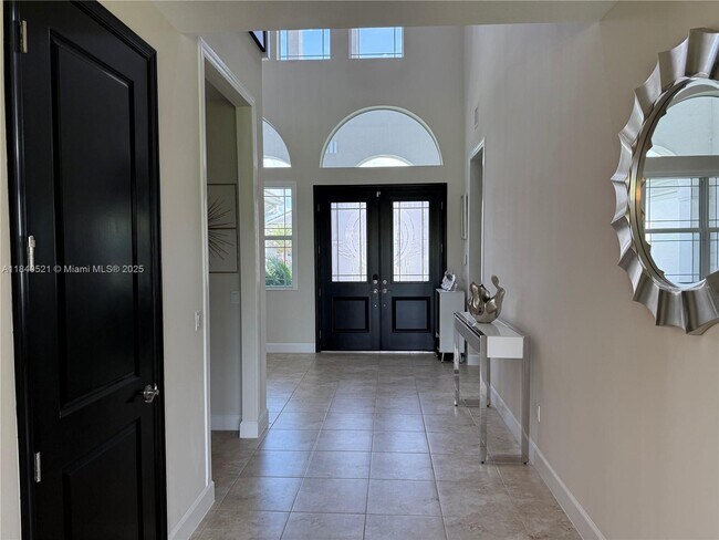 Building Photo - 14814 Wildwood Cir
