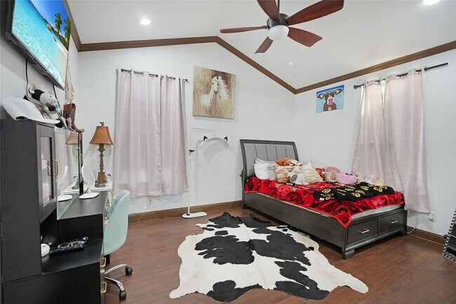 Building Photo - 2521 Rd 3550