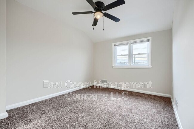 Building Photo - 2735 Moorgate Rd