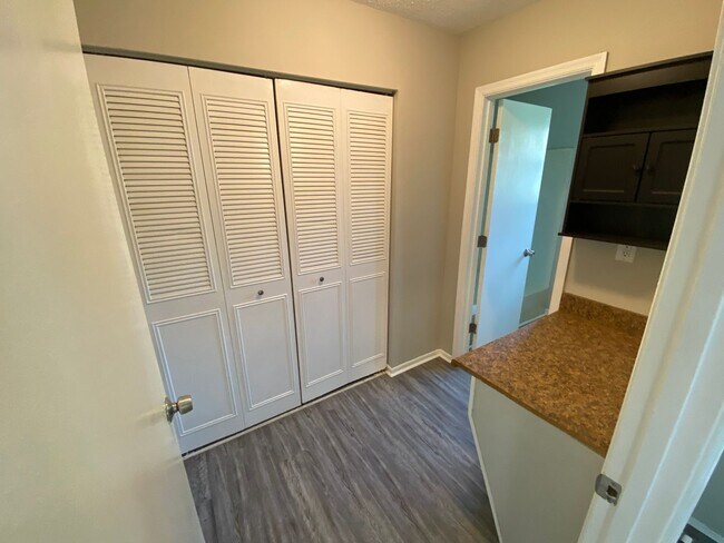 Building Photo - Updated 3 bed 1 bath in Brainerd! Vouchers Accepted! Leasing Specials Available!