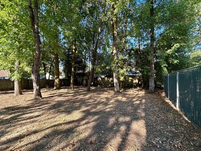 Building Photo - Serene 2 Bed, 1 Bath Home