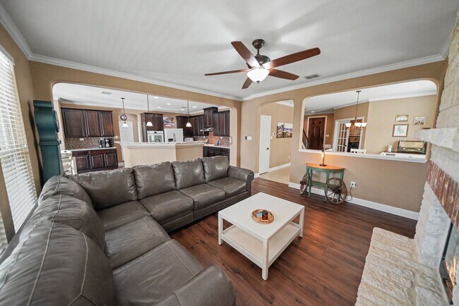 Building Photo - Exquisite 3-bedroom, 2.5-bathroom off 1604 and Culebra Road - Realtor Commission: $500