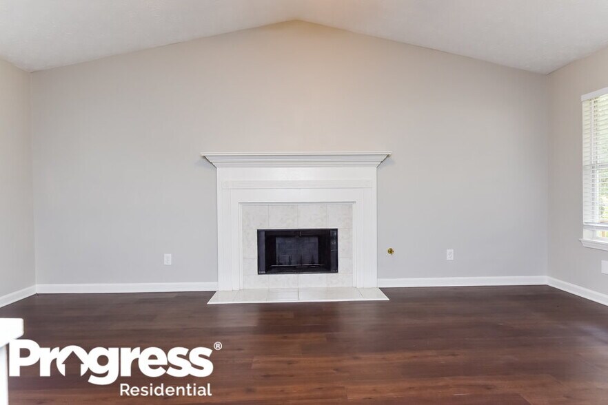 Building Photo - 300 Mephisto Cir