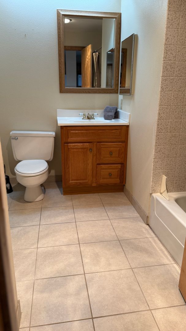 Building Photo - Marina Place 221