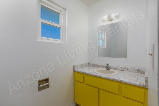 Building Photo - 1265 Bombay Cir
