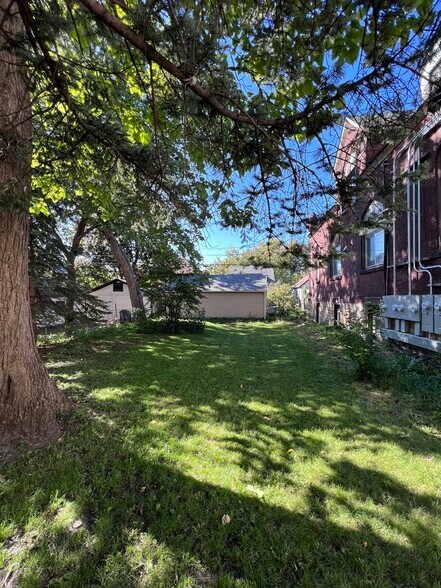 Backyard. - 1031 14th Ave SE