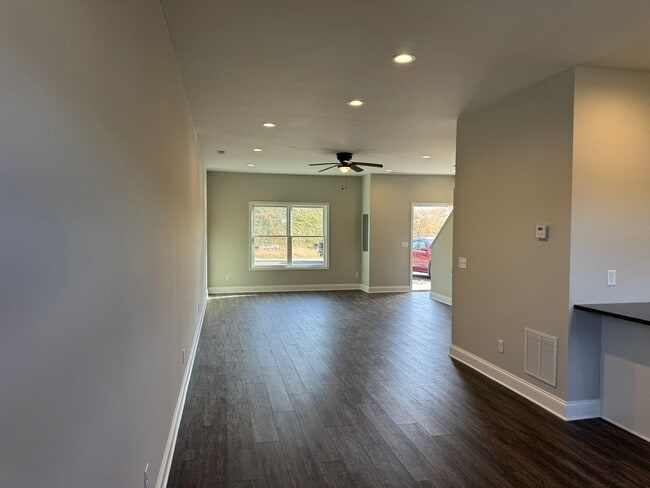 Building Photo - Brand New 3BR Townhouse