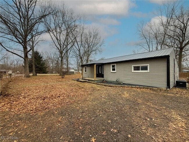 Building Photo - 11370 Parkside Ave NE