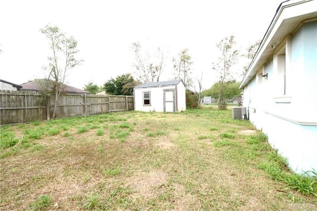 Building Photo - 4014 Aggassi Dr