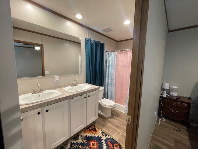 Building Photo - 20410 Telge Rd