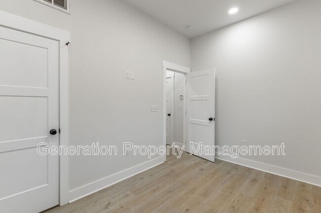 Building Photo - 1124 Garfield St