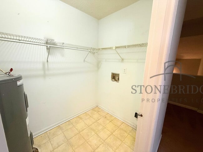 Building Photo - 2 bed, 1.5 bath townhome in Helena