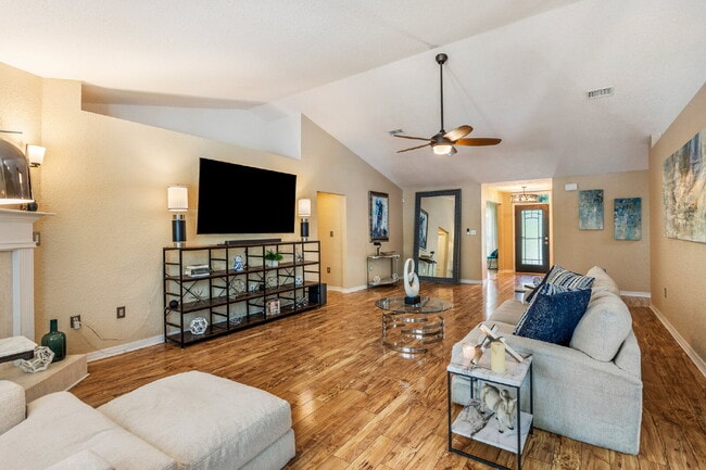 Building Photo - "Coastal Elegance Awaits: Spacious 4-Bed Oasis with Granite Touches on Shipwreck Road"