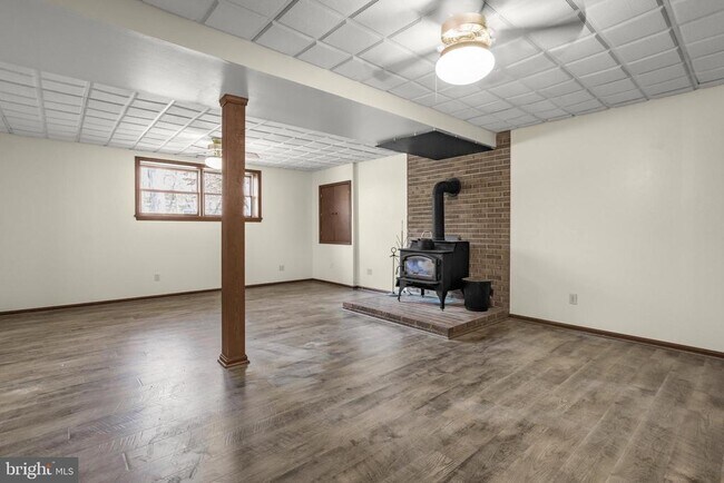 Building Photo - 22397 Armstrong Dr