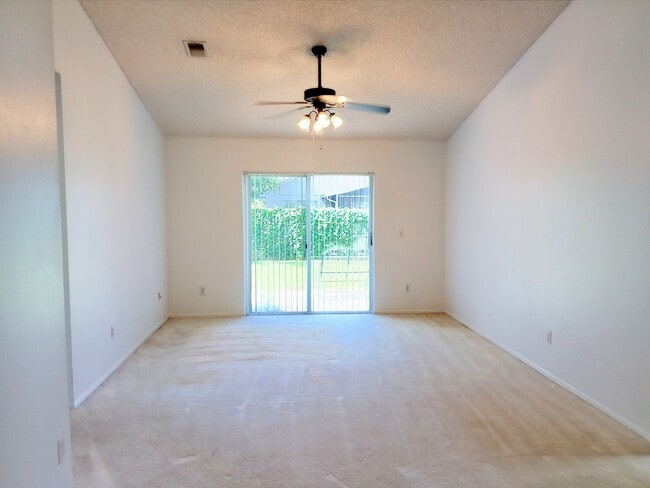 Building Photo - SUMMER SPECIAL 1/2 OFF FIRST MONTH'S RENT ...