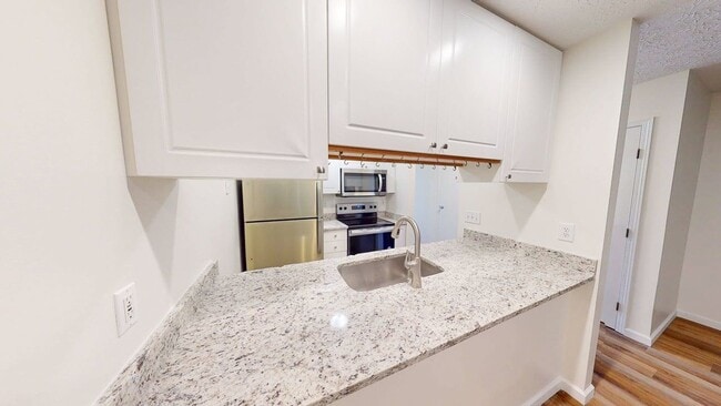 Building Photo - 4652 Shalers Dr