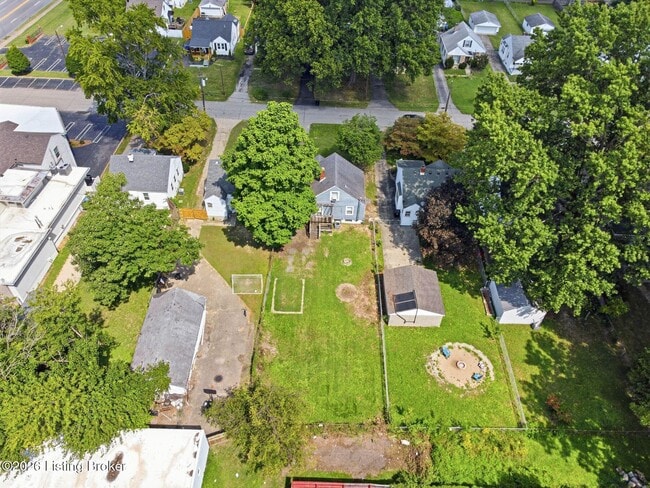 Building Photo - 1050 Oakwood Ave