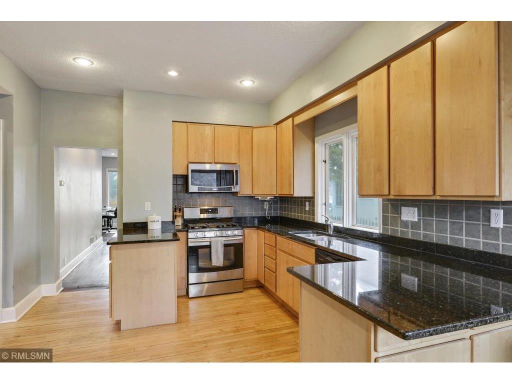 Building Photo - 1522 Minnehaha Ave W
