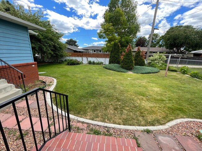 Building Photo - 2310 Fox Dr