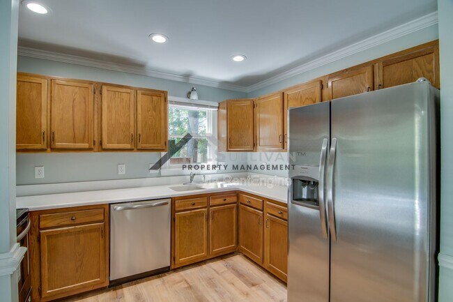 Building Photo - 5500 Fortunes Ridge Dr