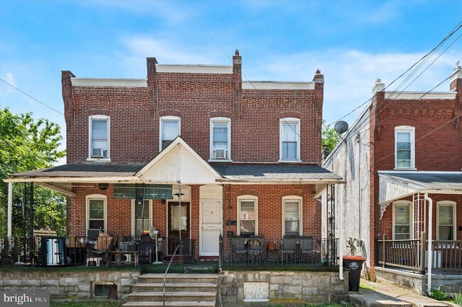 Primary Photo - 13 E 21st St