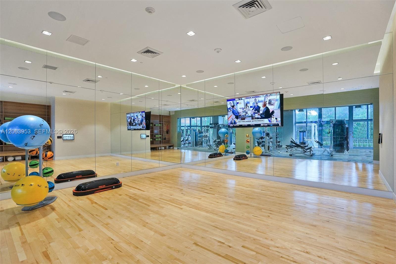Building Photo - 16385 Biscayne Blvd