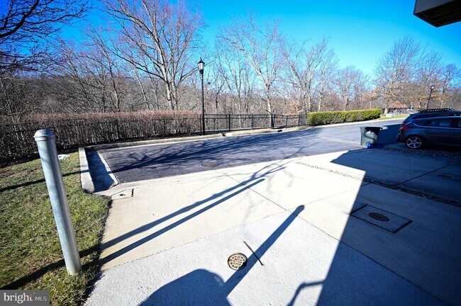 Building Photo - 9310 Paragon Way