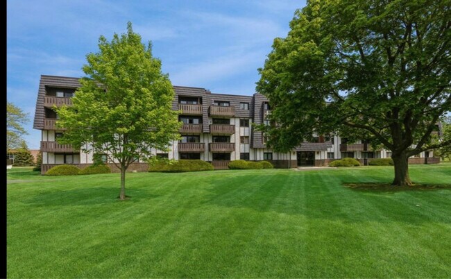 Building Photo - 13000 W Heiden Cir