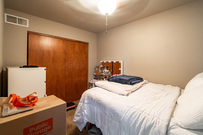 Building Photo - 1801 S 64th St