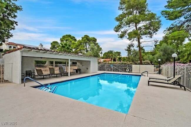 Building Photo - 3328 Plaza Del Paz