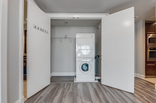 Building Photo - Sky Las Vegas 3706- Strip/City Views from this Stunning 2Bd/ 2Ba Residence