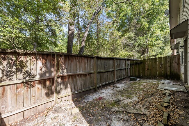 Building Photo - 211 N Burberry Park Cir